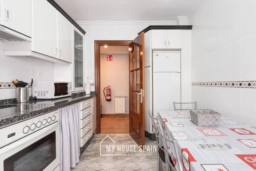 Myhousespain - Piso En Cimadevilla Junto Al Mar 希洪 外观 照片